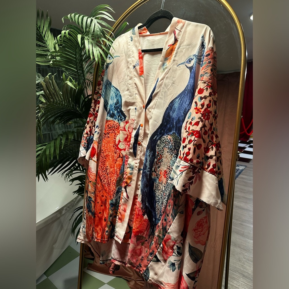 Peacock Print Robe with Snaps